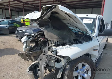 2022 Ram 1500 Classic Tradesman 4X2 8' Box z USA, uszkodzony, nr VIN 3C6JR6DT4NG239661